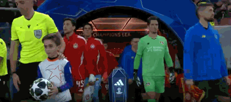 半场：奥林匹亚科斯0-0药厂，卡埃比破门被吹，波库失单刀